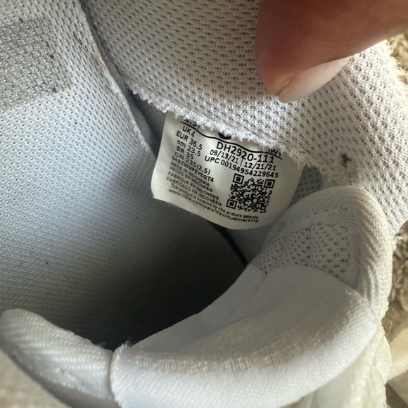 Nike Air Force One  White Sneakers - Picture 5 of 6